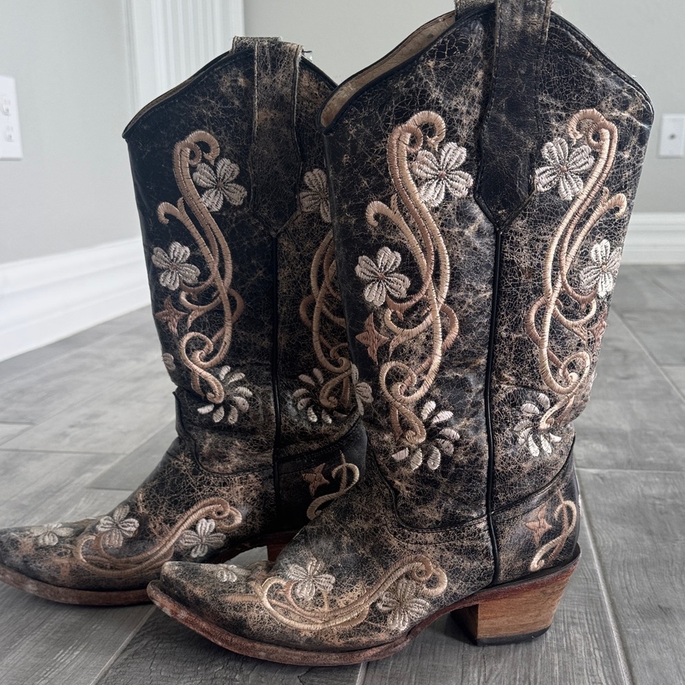 Embroidered Cowboy Heeled Boots - Black and Brown